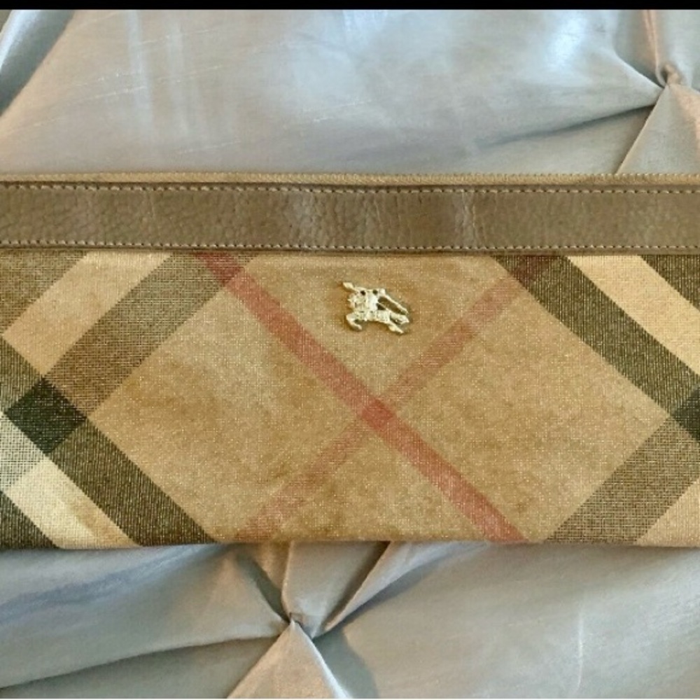 BURBERRY Clutch with Iconic Logo